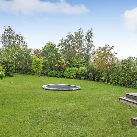 3 Bedroom Gorgeous In Prázdninový dům *