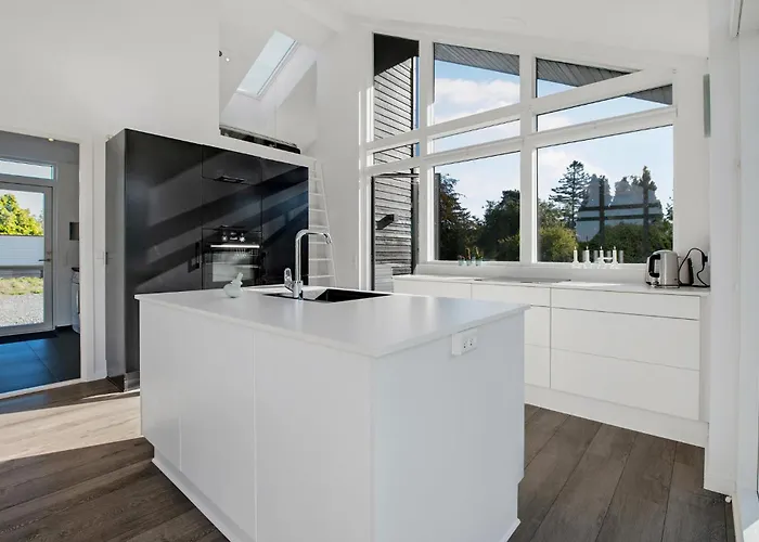 3 Bedroom Gorgeous In Semesterbostad *