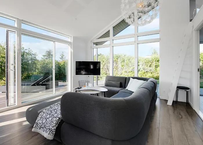 3 Bedroom Gorgeous In *